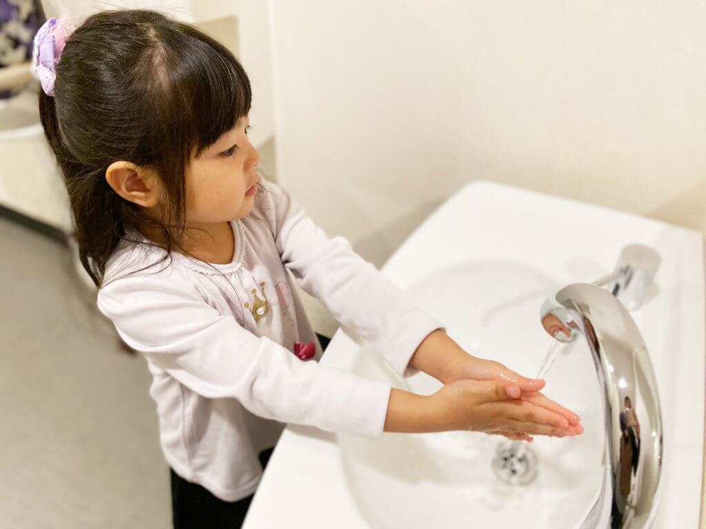 お手伝いの前は手をしっかり洗いましょう